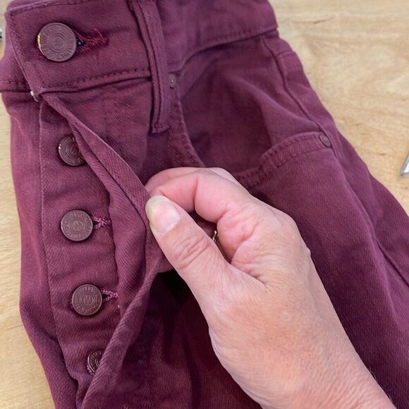 MOTHER The Tripper High Rise Ankle Fray Jeans in Burgundy Size 26 - Picture 7 of 14